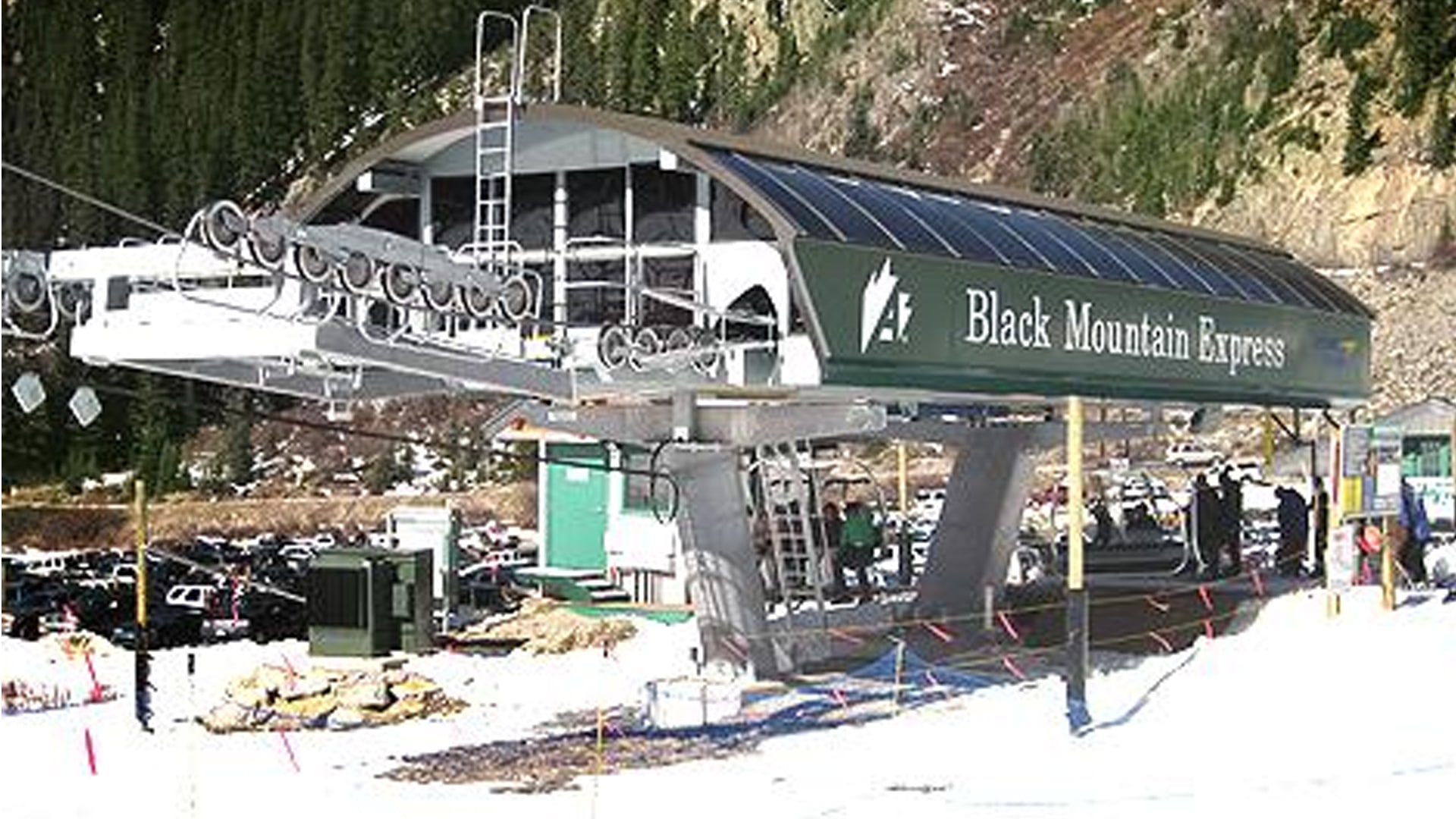hero__0016_Ski Lift-min